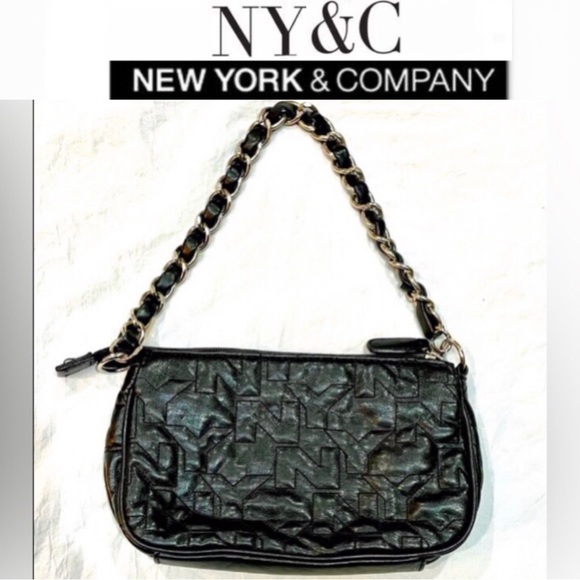 NEW YORK & CO initialed quilted black chain strap shoulder bag size 8x5 preowned - Picture 1 of 14